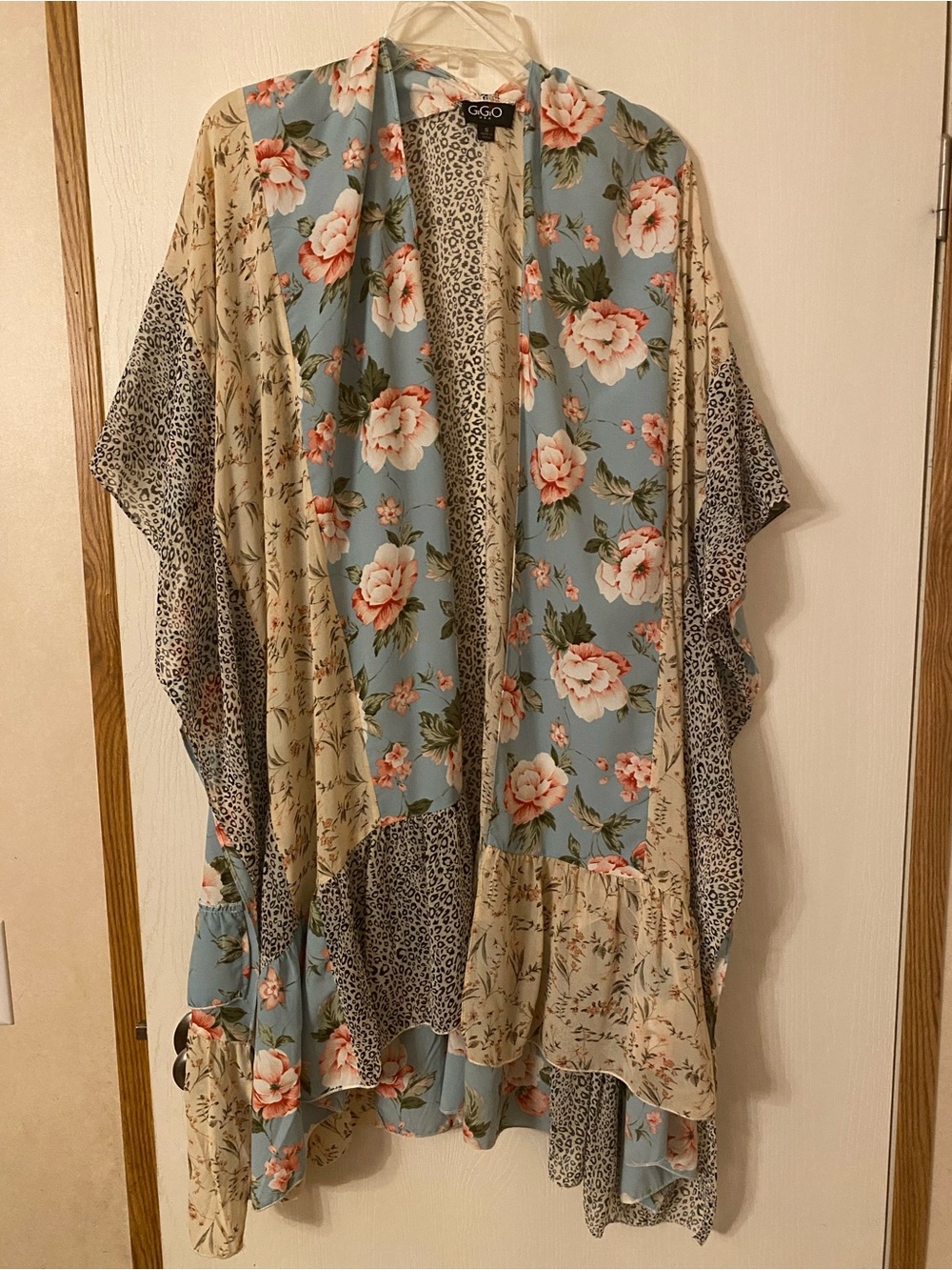 GiGiO Oversized Blue and Cream Floral Patchwork Kimono Cape